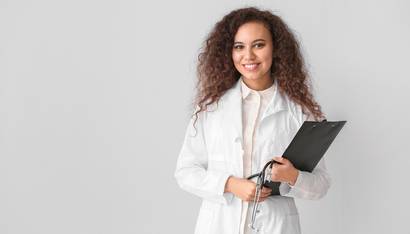 découvrez l'assurance professionnelle pour les infirmiers proposée par la mnh. protégez votre carrière et votre patrimoine avec des garanties adaptées à vos besoins spécifiques, tout en bénéficiant d'un accompagnement personnalisé. assurez votre avenir en toute sérénité.
