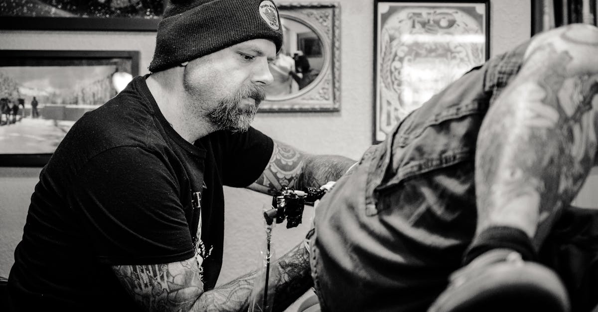 découvrez l'univers passionnant d'un artiste tatoueur. spécialisé dans des créations uniques et personnalisées, cet expert du tatouage mêle technique et créativité pour donner vie à vos idées sur la peau. que vous soyez novice ou passionné, laissez-vous inspirer par des œuvres envoûtantes et un savoir-faire inégalé.